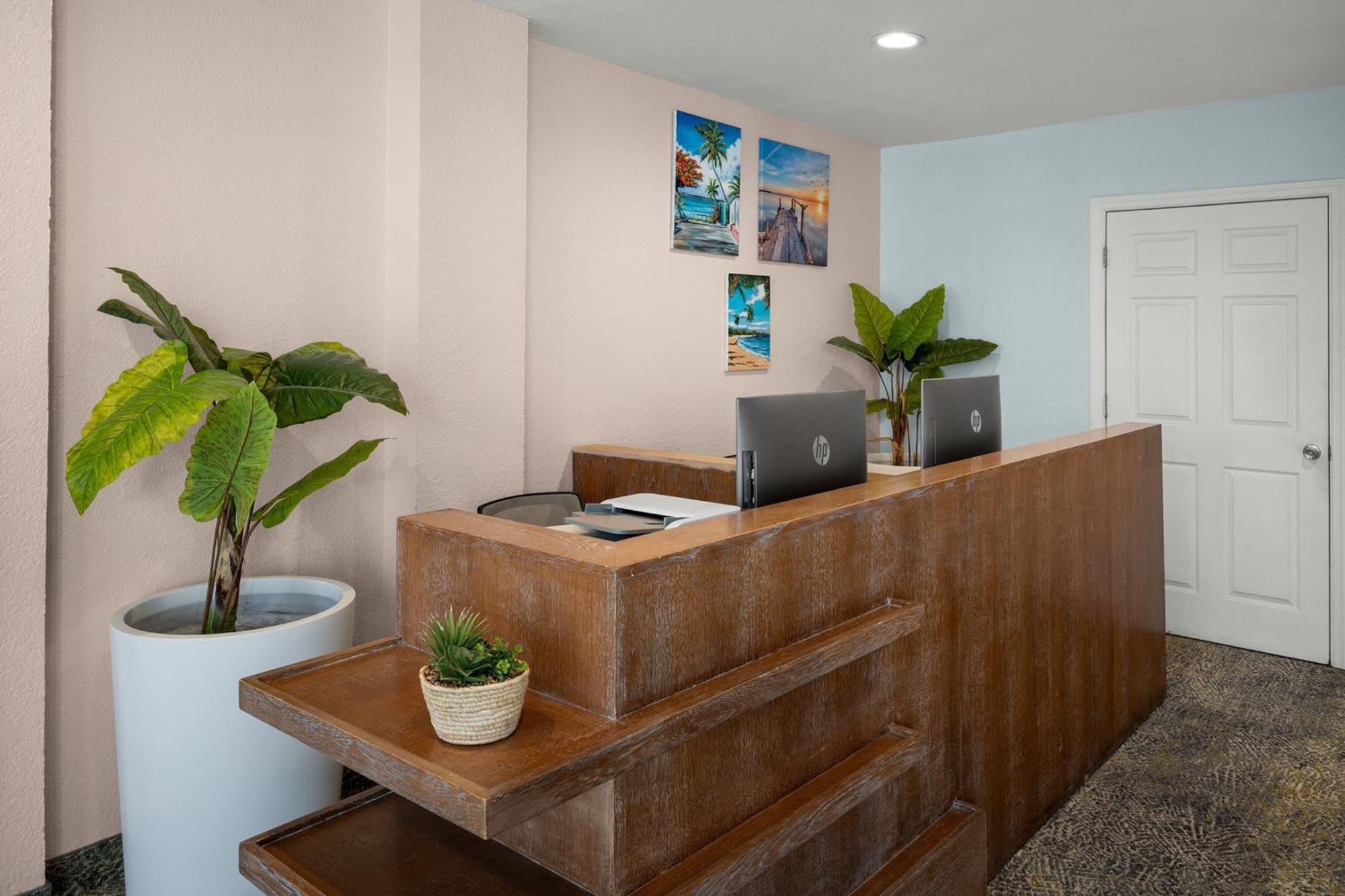 Courtyard By Marriott Nassau Downtown/Junkanoo Beach Екстериор снимка