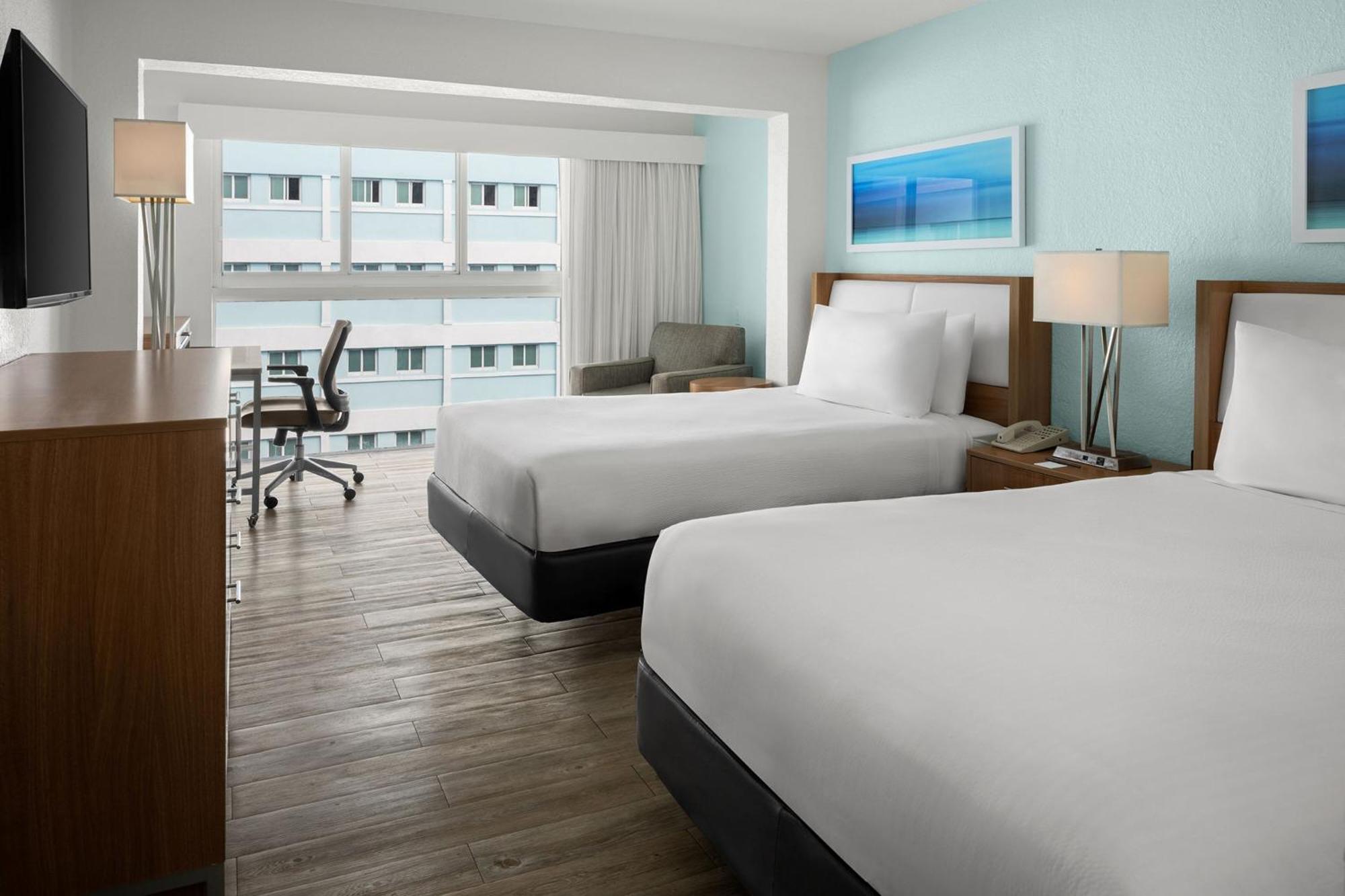 Courtyard By Marriott Nassau Downtown/Junkanoo Beach Екстериор снимка