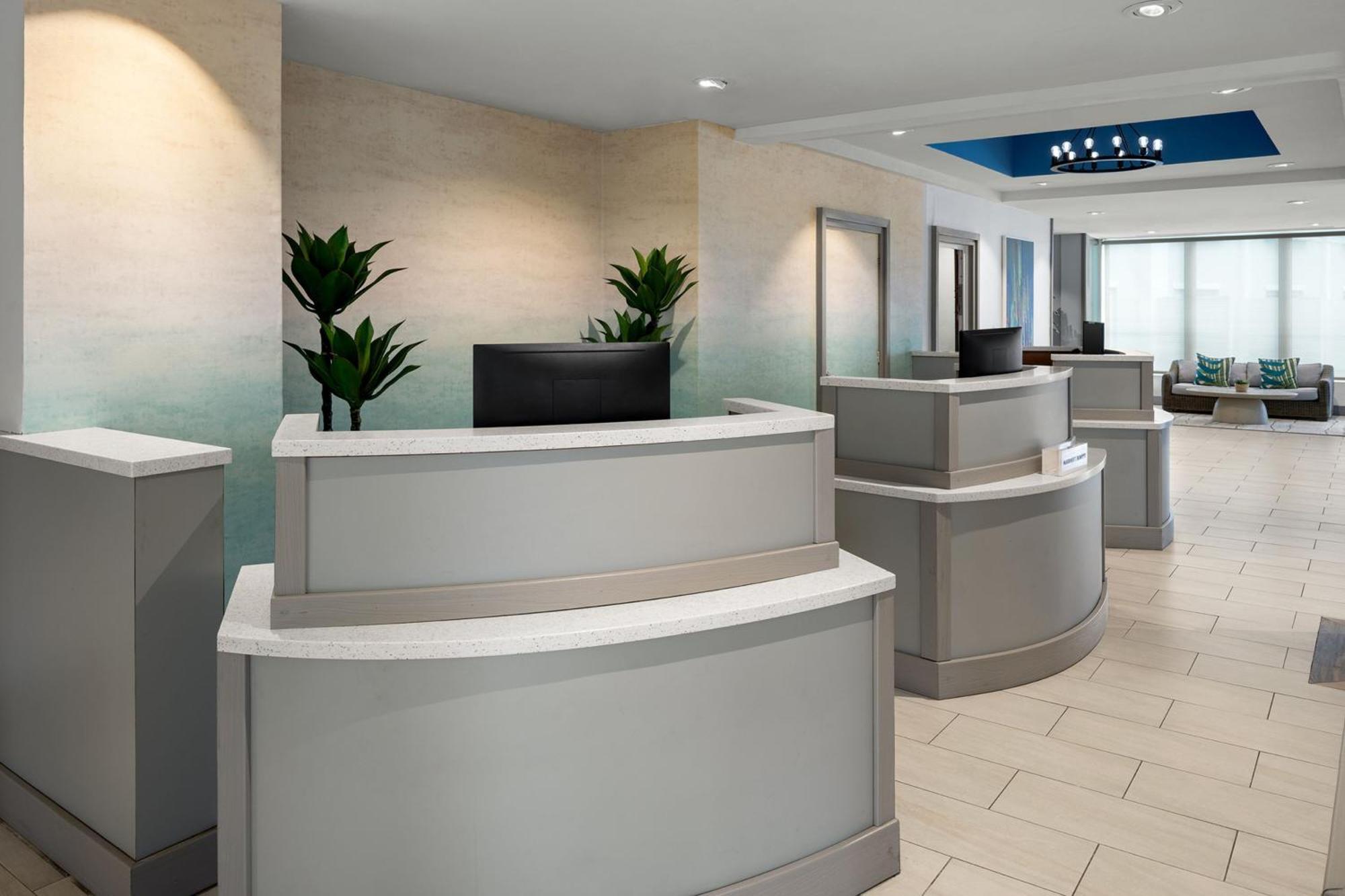 Courtyard By Marriott Nassau Downtown/Junkanoo Beach Екстериор снимка