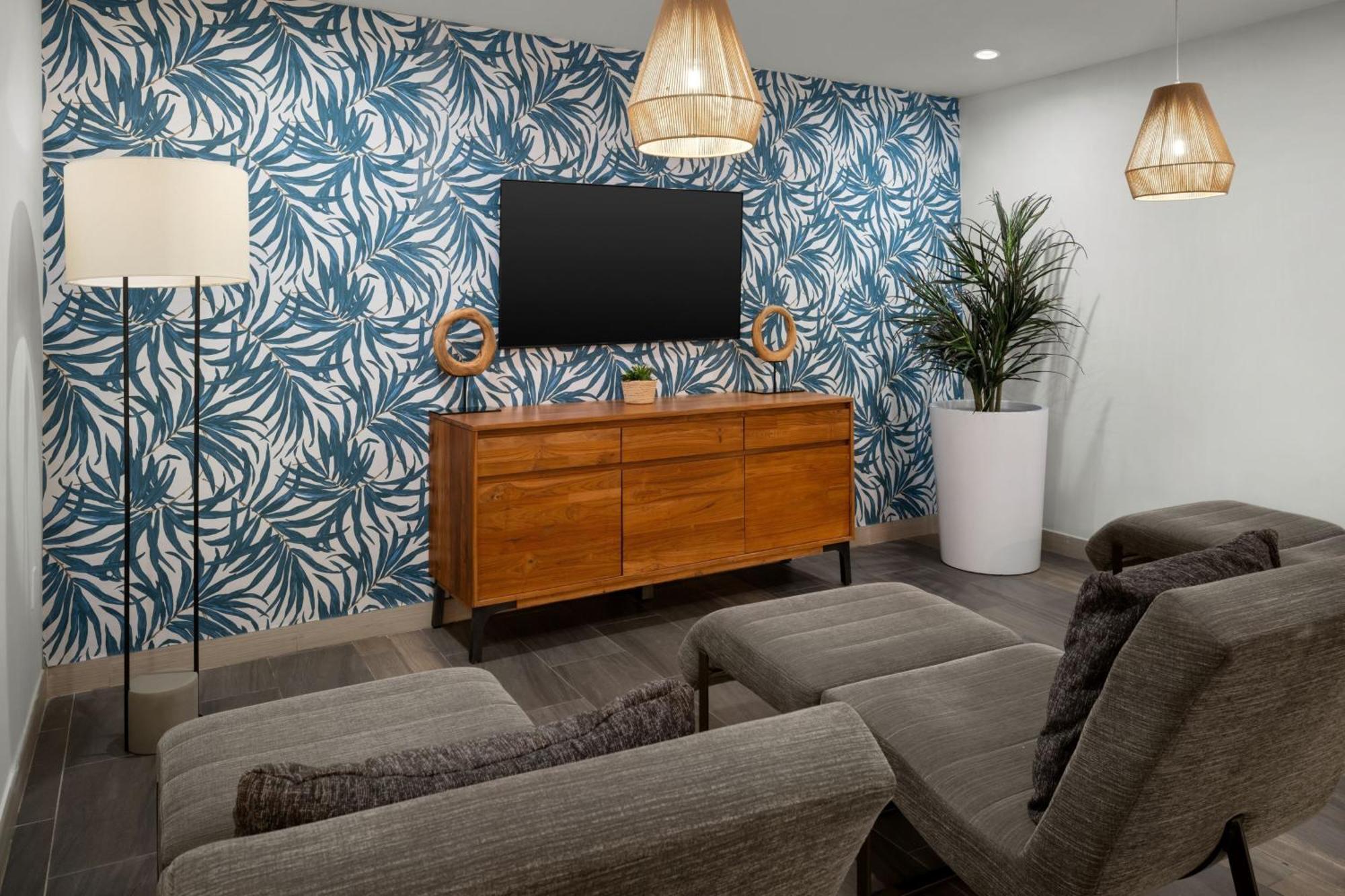 Courtyard By Marriott Nassau Downtown/Junkanoo Beach Екстериор снимка
