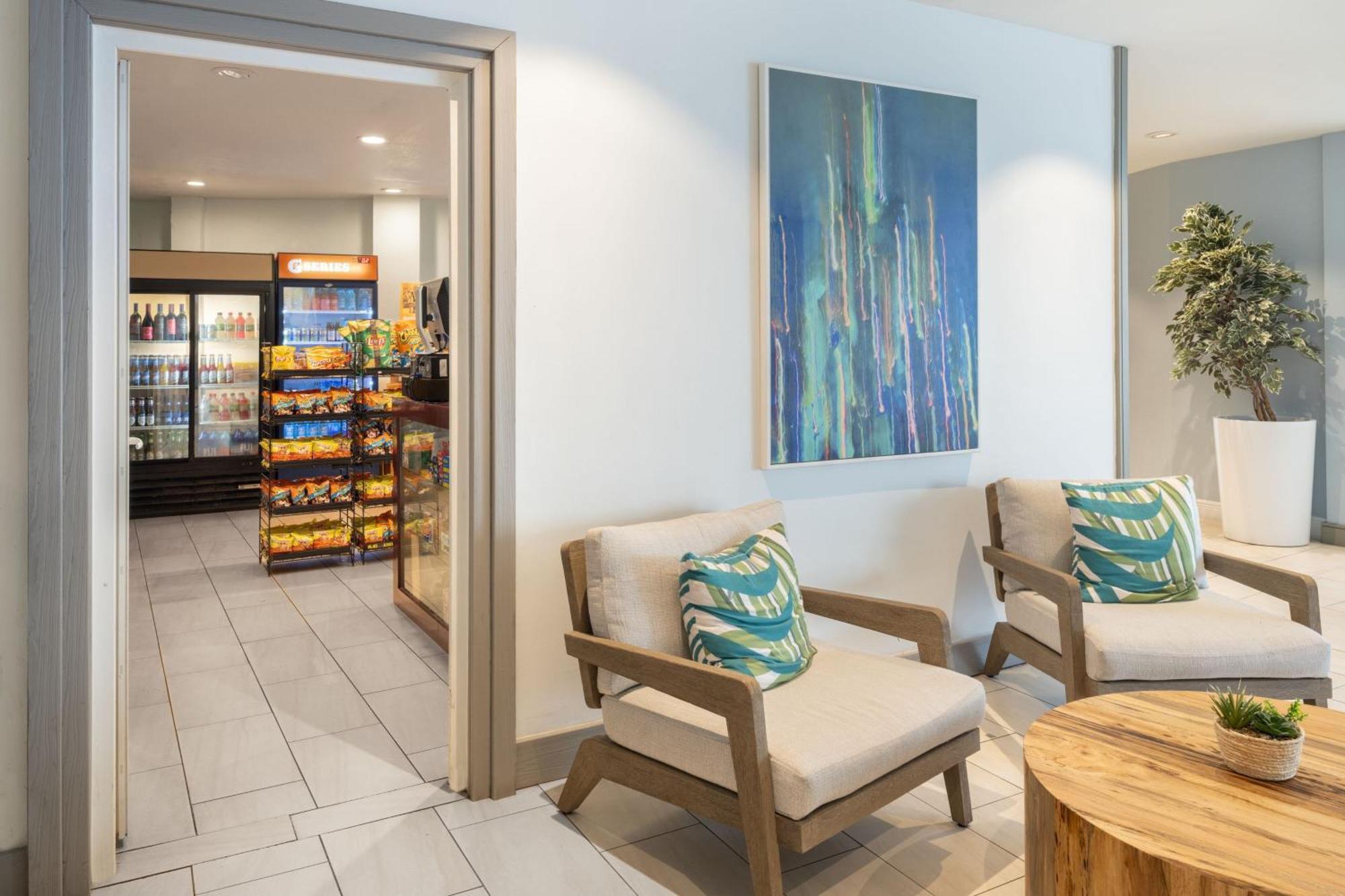 Courtyard By Marriott Nassau Downtown/Junkanoo Beach Екстериор снимка