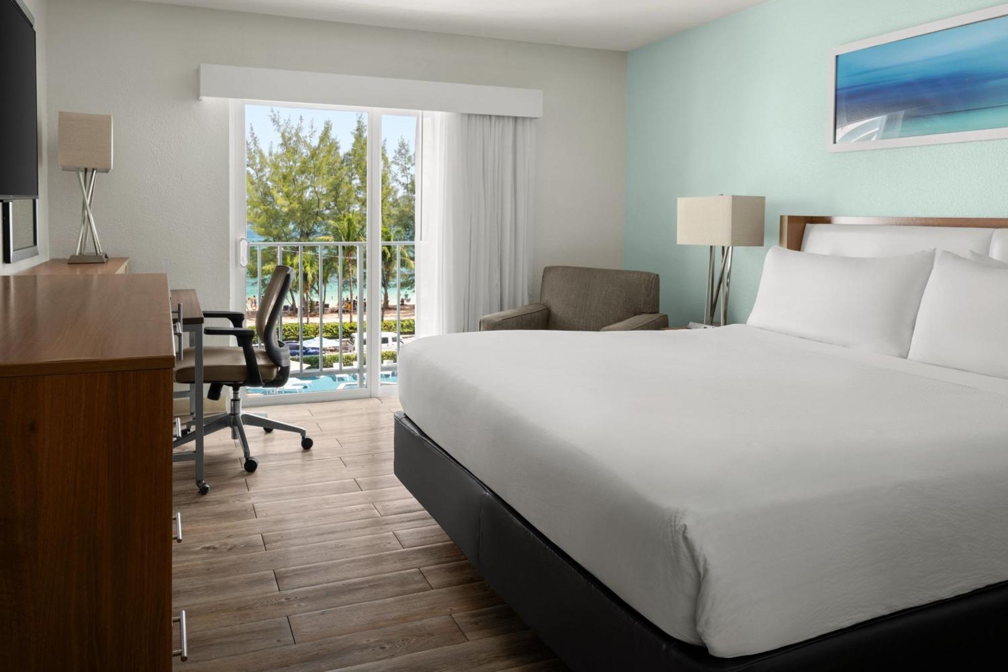 Courtyard By Marriott Nassau Downtown/Junkanoo Beach Екстериор снимка