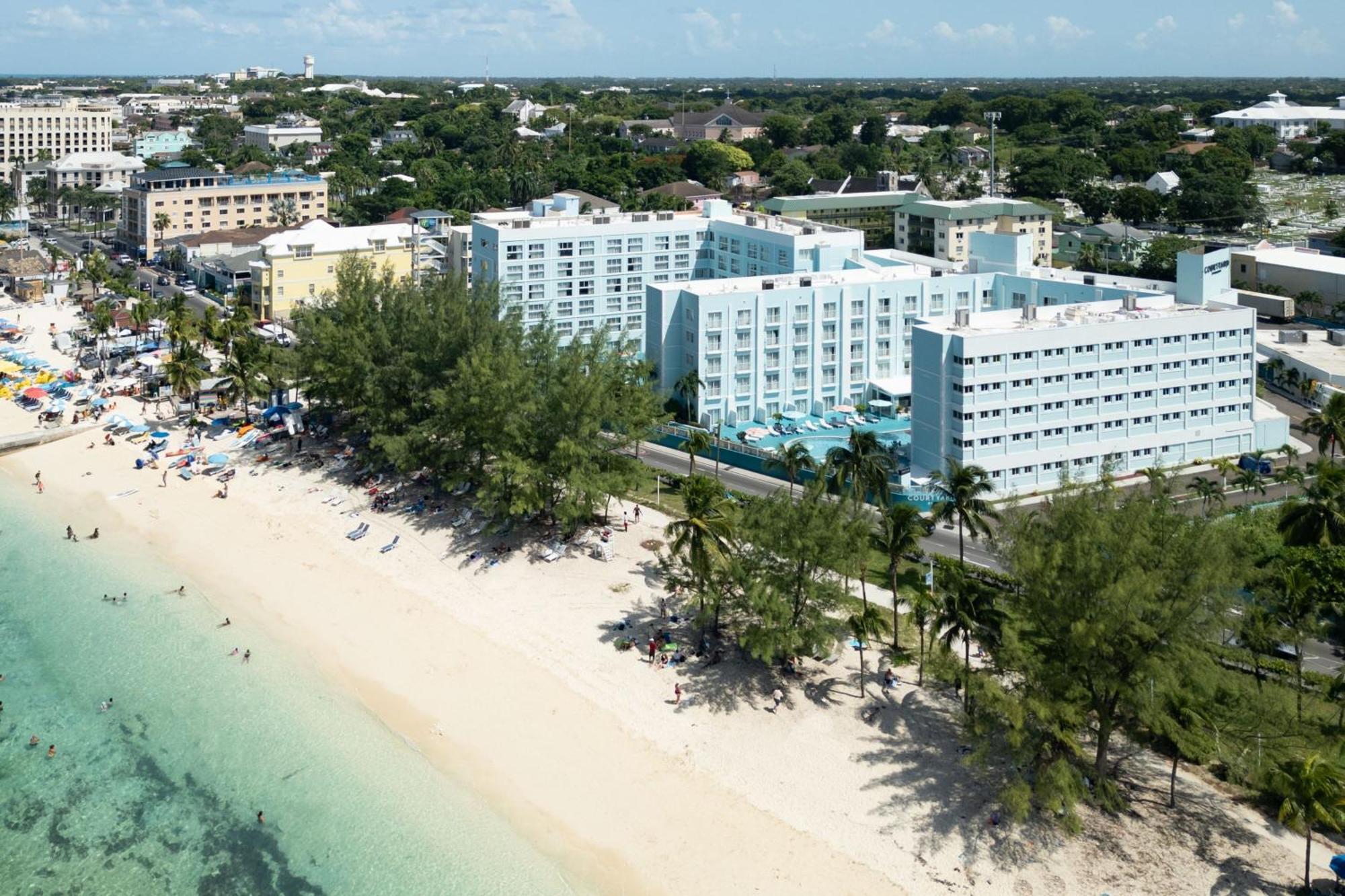 Courtyard By Marriott Nassau Downtown/Junkanoo Beach Екстериор снимка